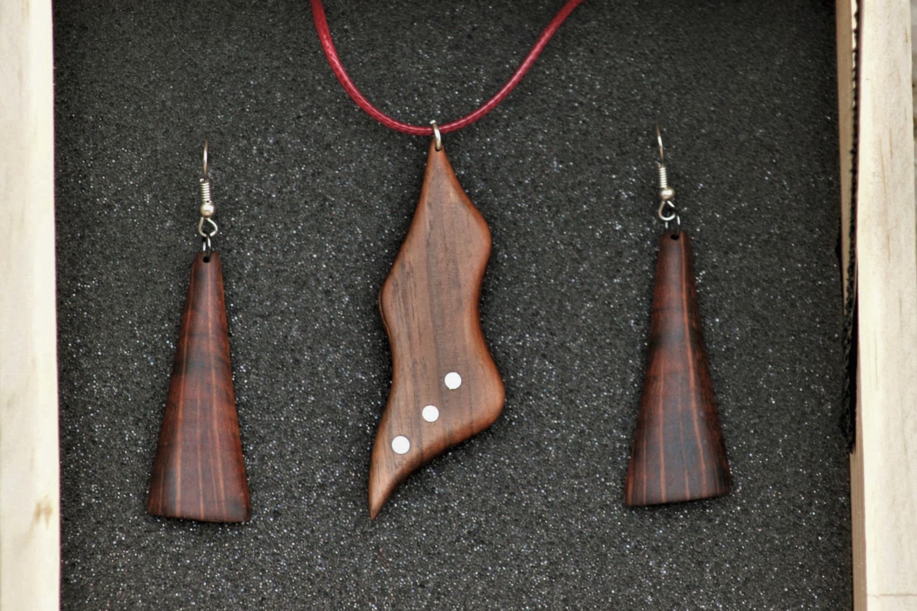 unique wooden jewellery set sanisio black oak aluminum wire