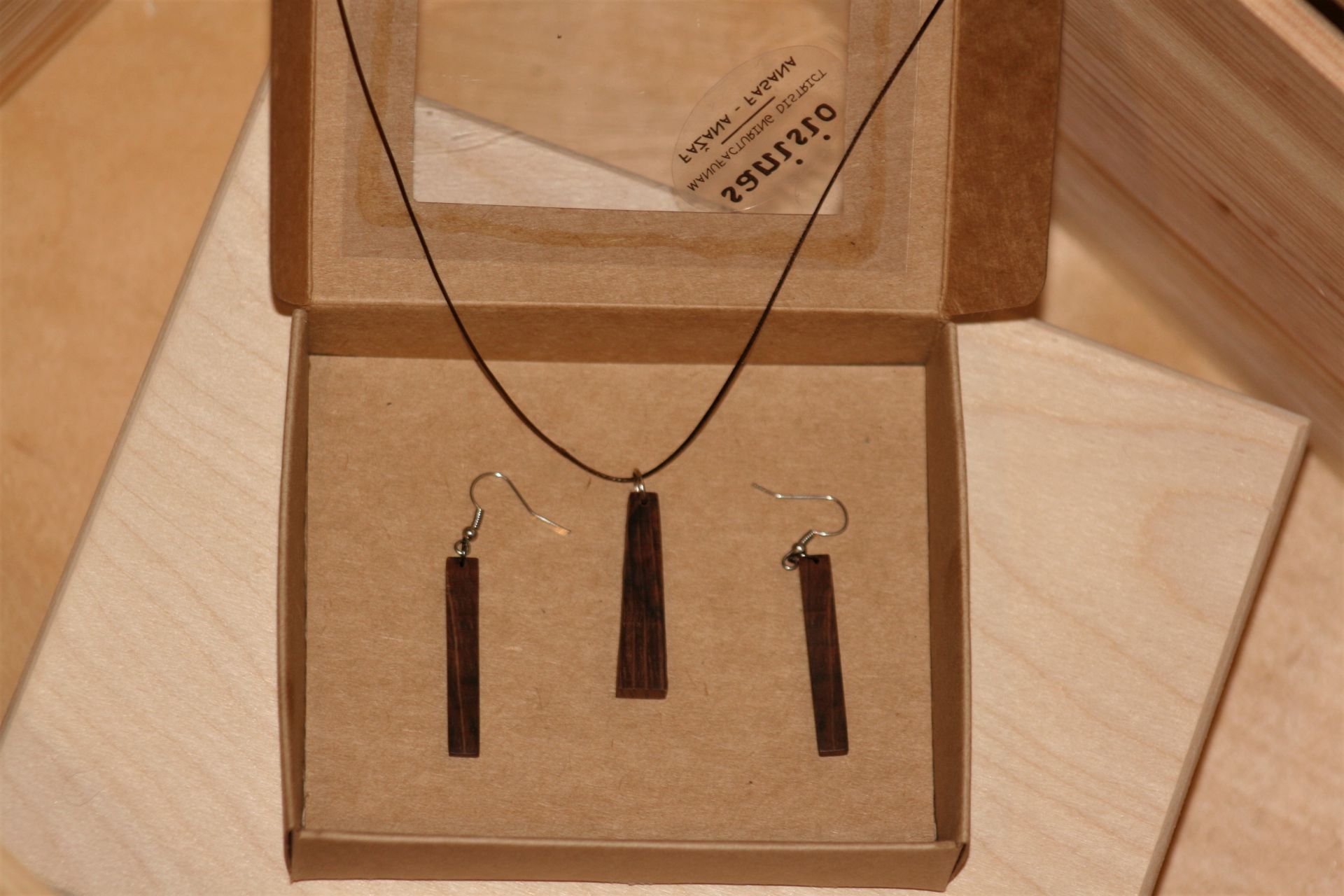 holm oak wood unique handmade jewellery set sanisio design wooden earrings necklace pendant